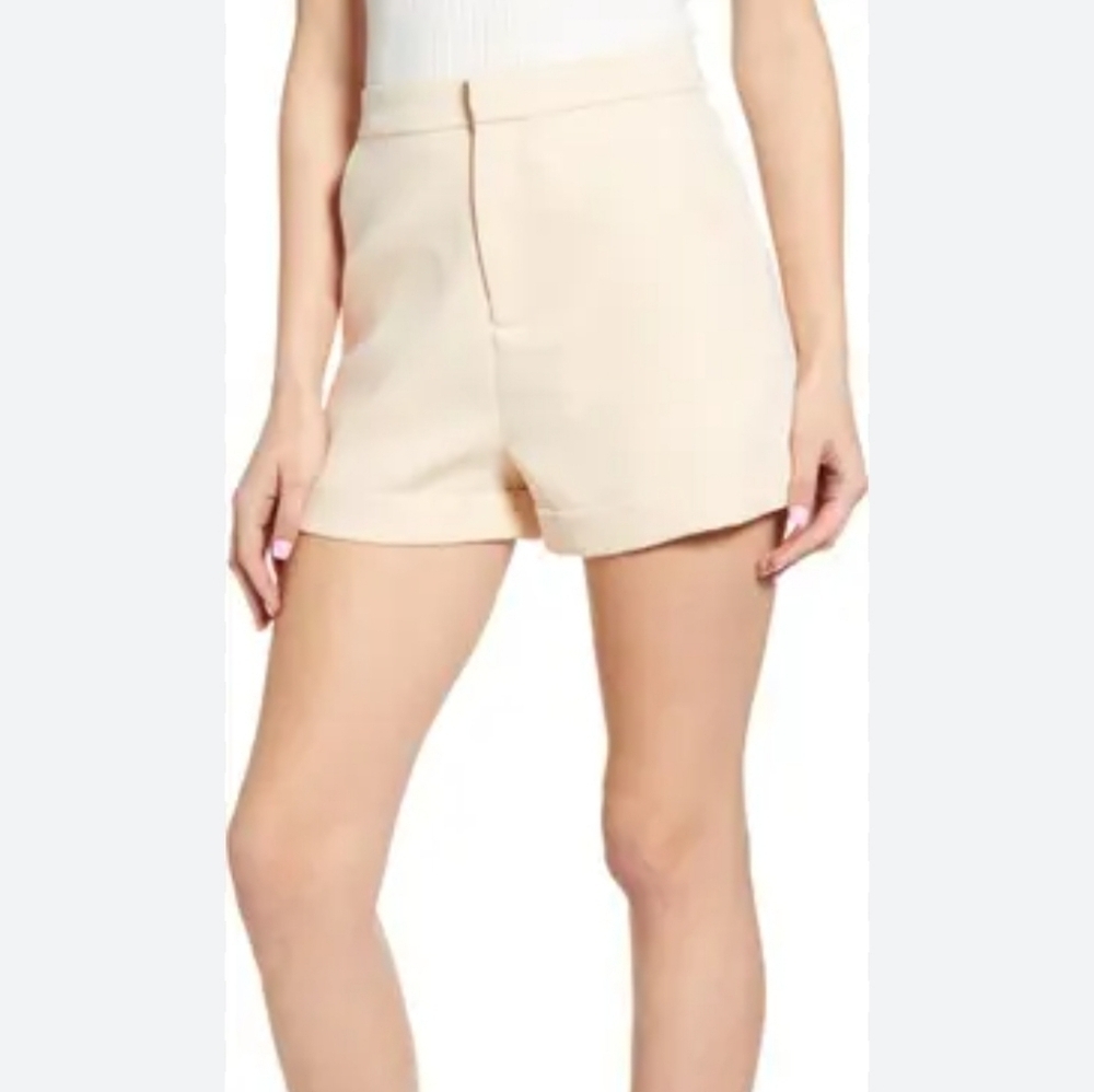 HEMLINE HAUSEN Hannah Tailored Shorts In Cream. Size XS NWT